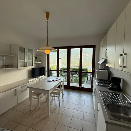 Apartment La Quiete 30 View By Gardadomusmea